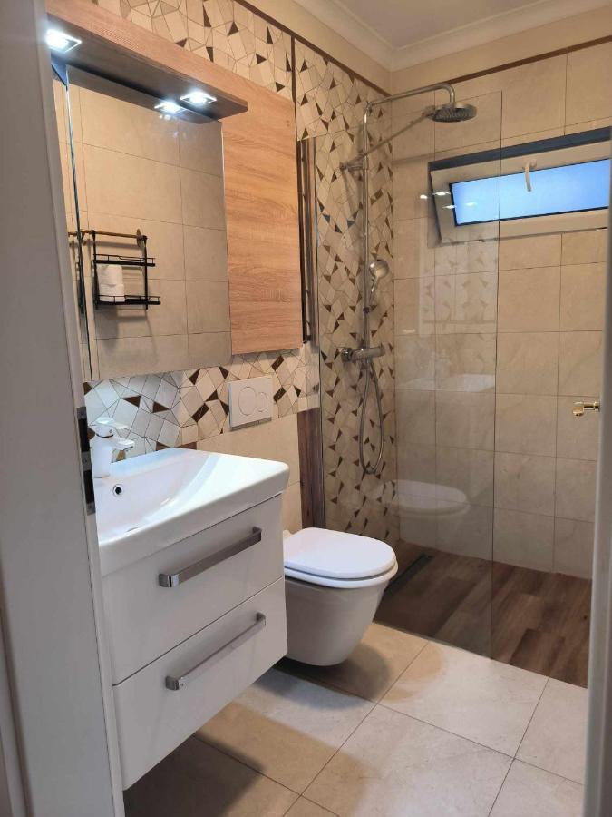 Luxury Airport Retreat Apartment Клуж-Напока Екстериор снимка