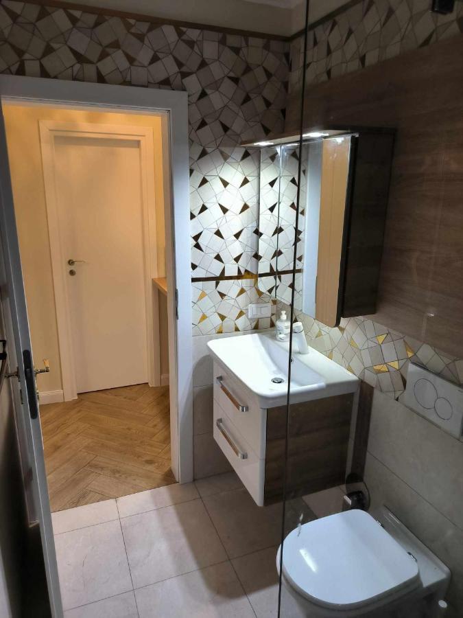 Luxury Airport Retreat Apartment Клуж-Напока Екстериор снимка