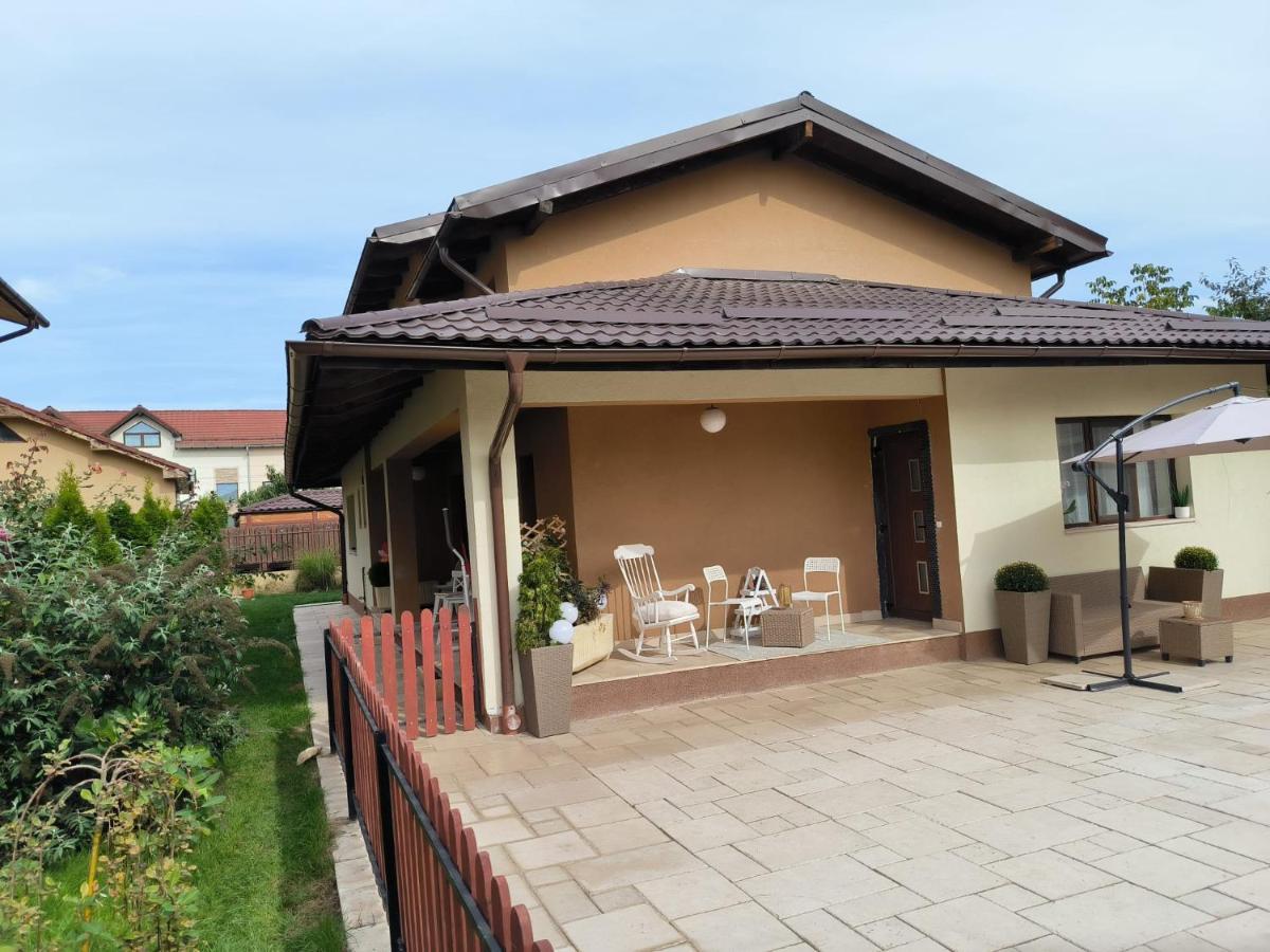 Luxury Airport Retreat Apartment Клуж-Напока Екстериор снимка